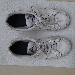 Well-worn - Nike Women's Sneaker
